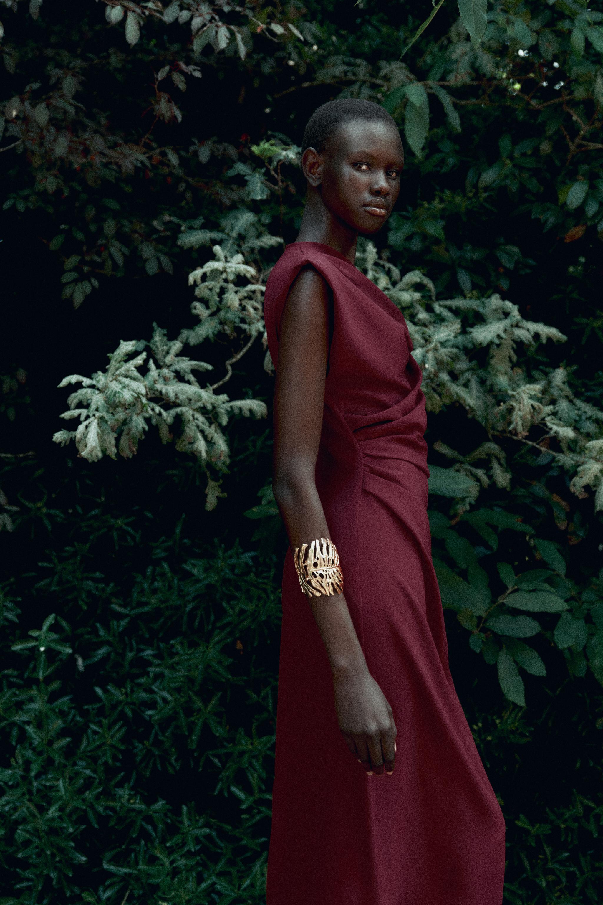 ROBE MIDI DÉCOR DORÉ